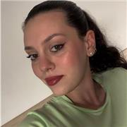 Ragazza laureata con lode offre lezioni di aiuto compiti e ripetizioni in materie letterarie per studenti di scuola secondaria